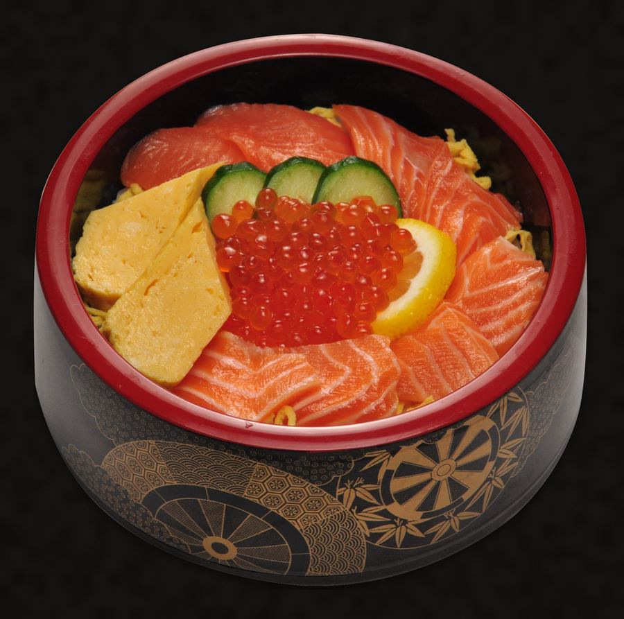 サーモンイクラちらし